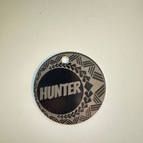 Placa QR negra geométrica Hunter para perro